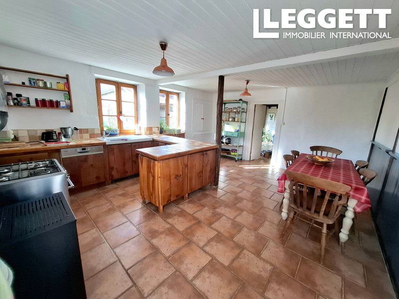 Property photo 3 of 10