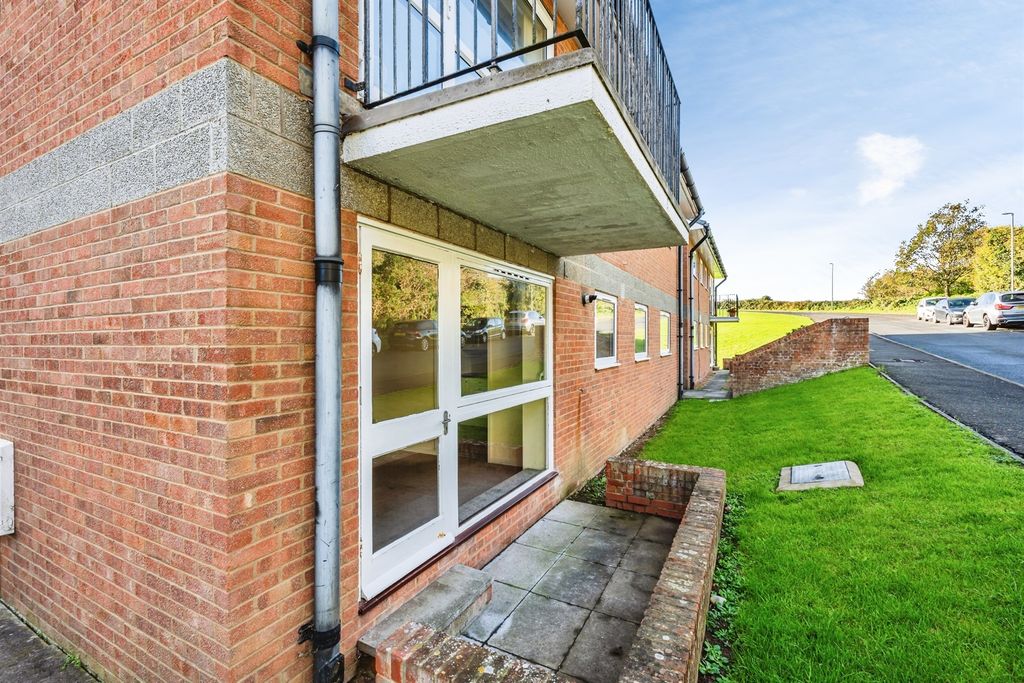 Property photo 2 of 13