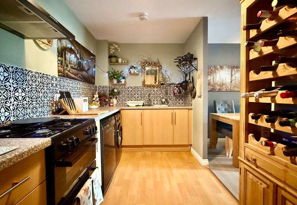 Property photo 3 of 14 Img_2849