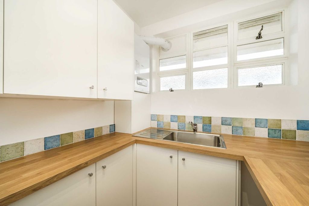 Property photo 3 of 7