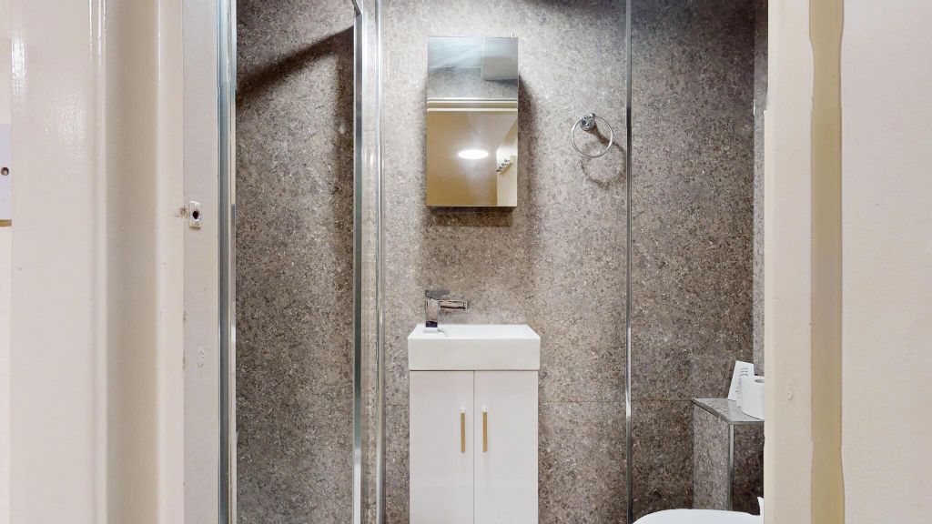 Property photo 3 of 12 Bathroom