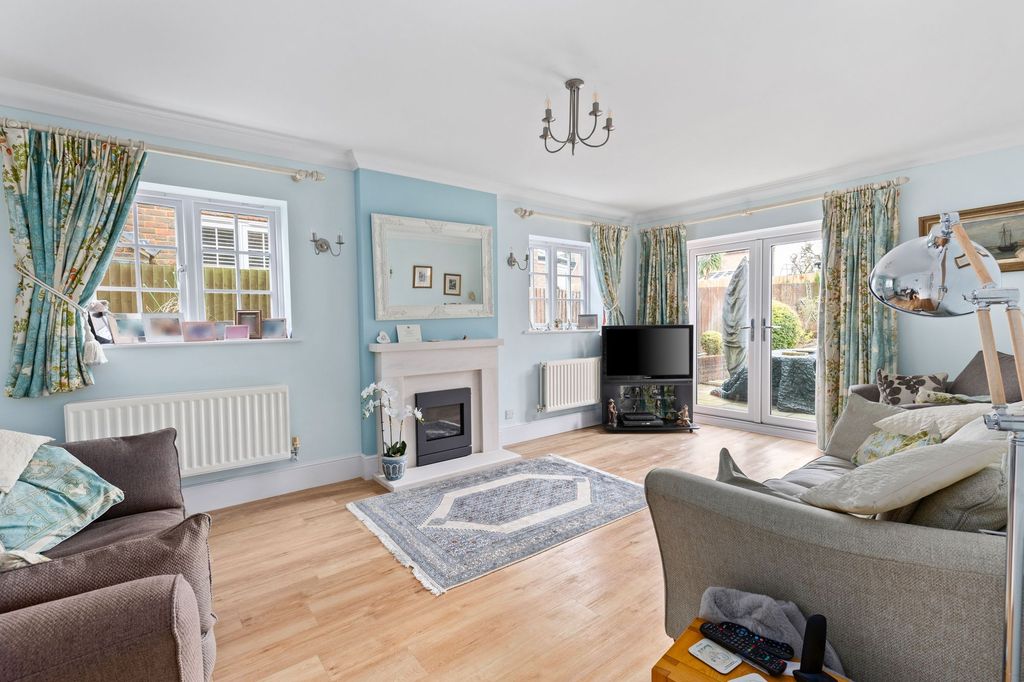 Property photo 3 of 25