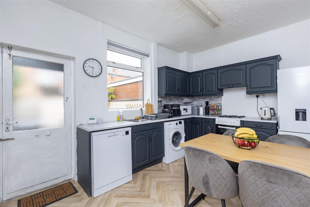 Property photo 3 of 16 Kitchen Diner