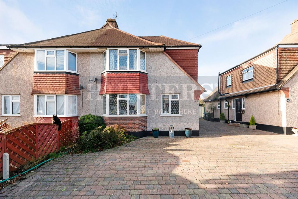 Property photo 1 of 14 Knighwood Crescent, 23-43.Jpg