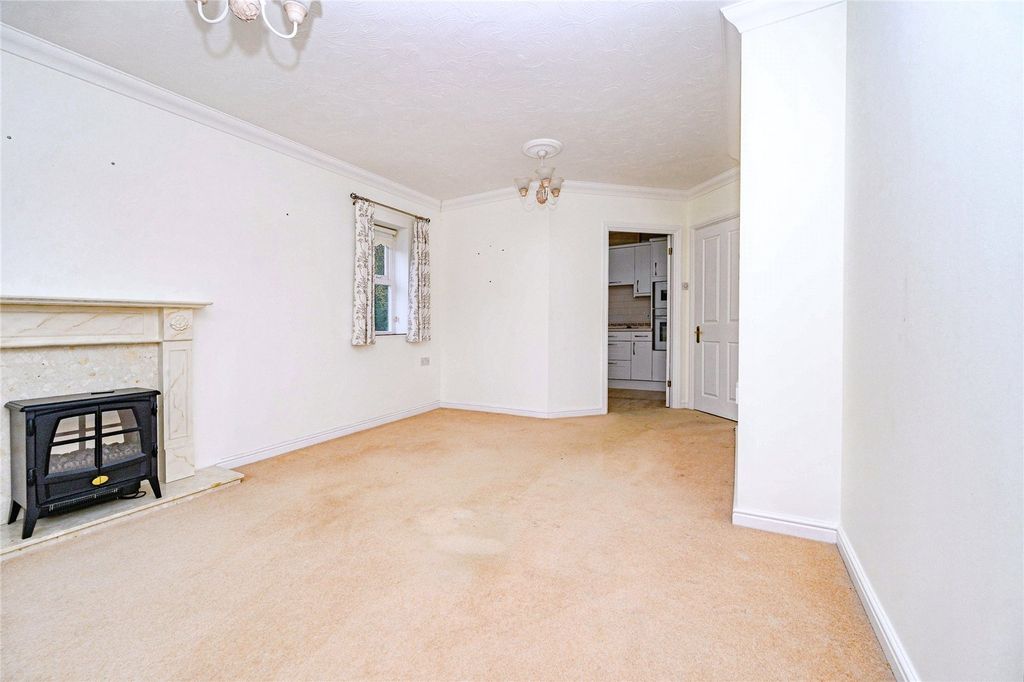 Property photo 2 of 13 Lounge