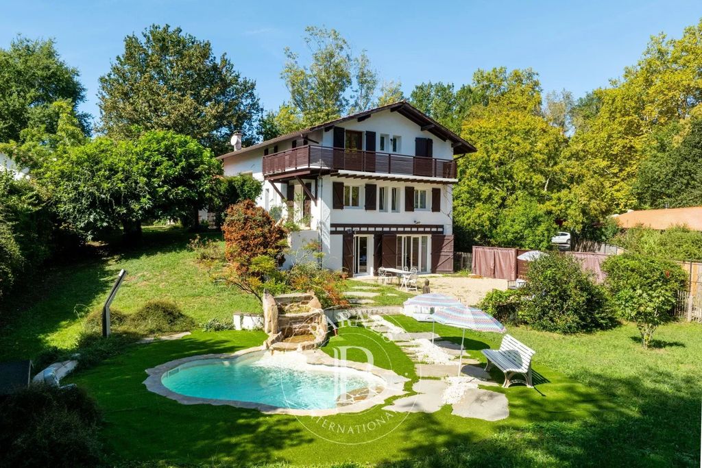 Property photo 1 of 23 Ascain – Peaceful House