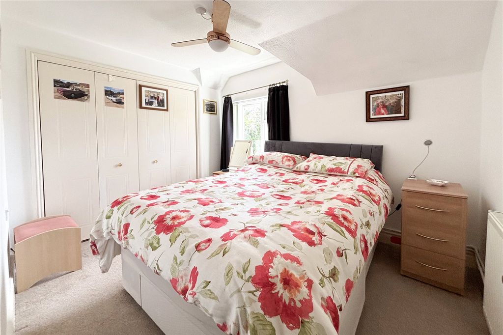 Property photo 3 of 25 Picture No. 02