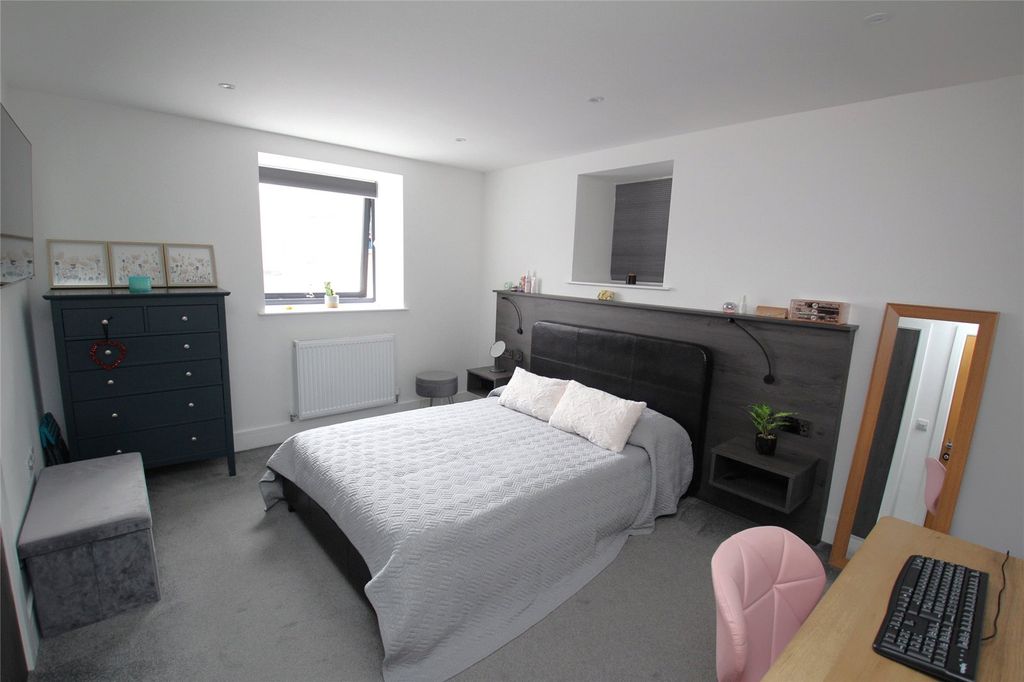 Property photo 3 of 15 Picture No. 05