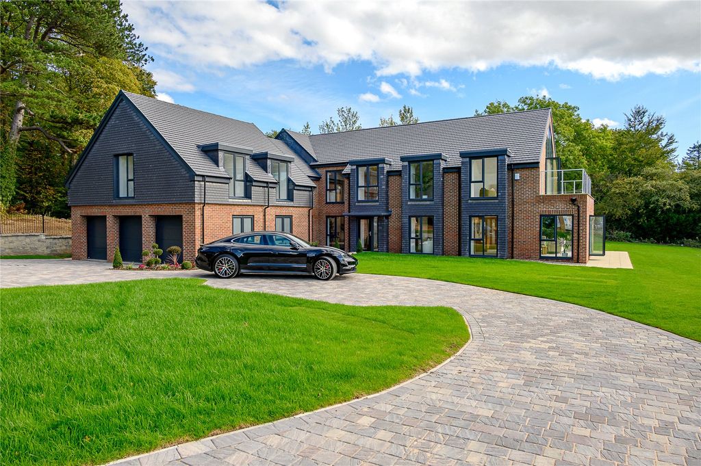 Property photo 2 of 56 Symeon Manor