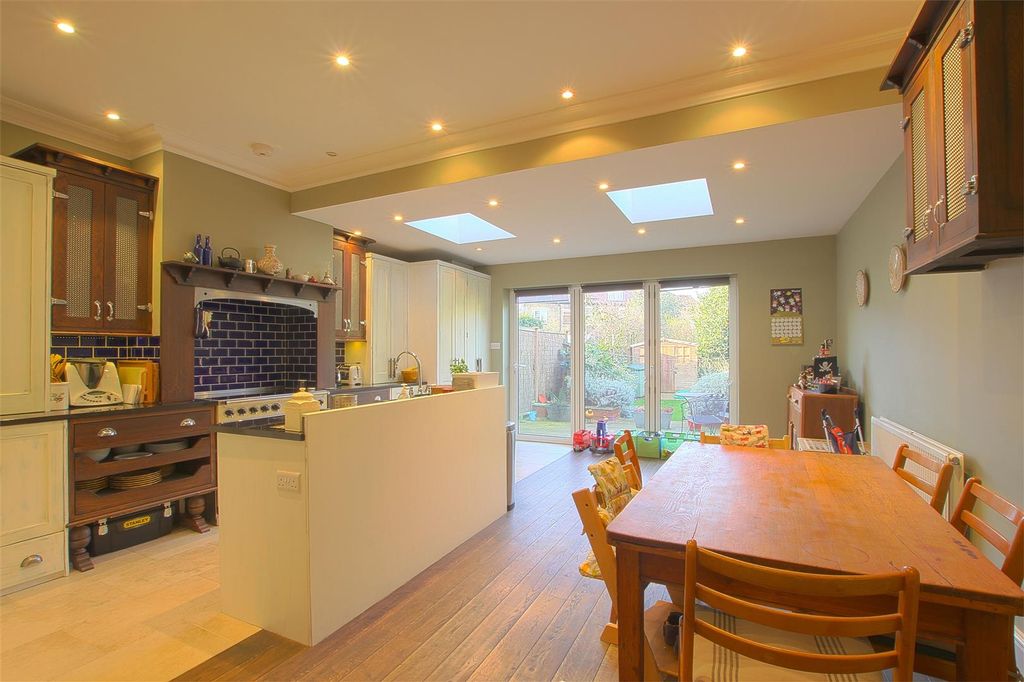 Property photo 2 of 13