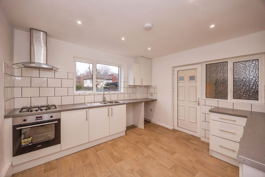 Property photo 2 of 18 Pbox-Img.Jpg