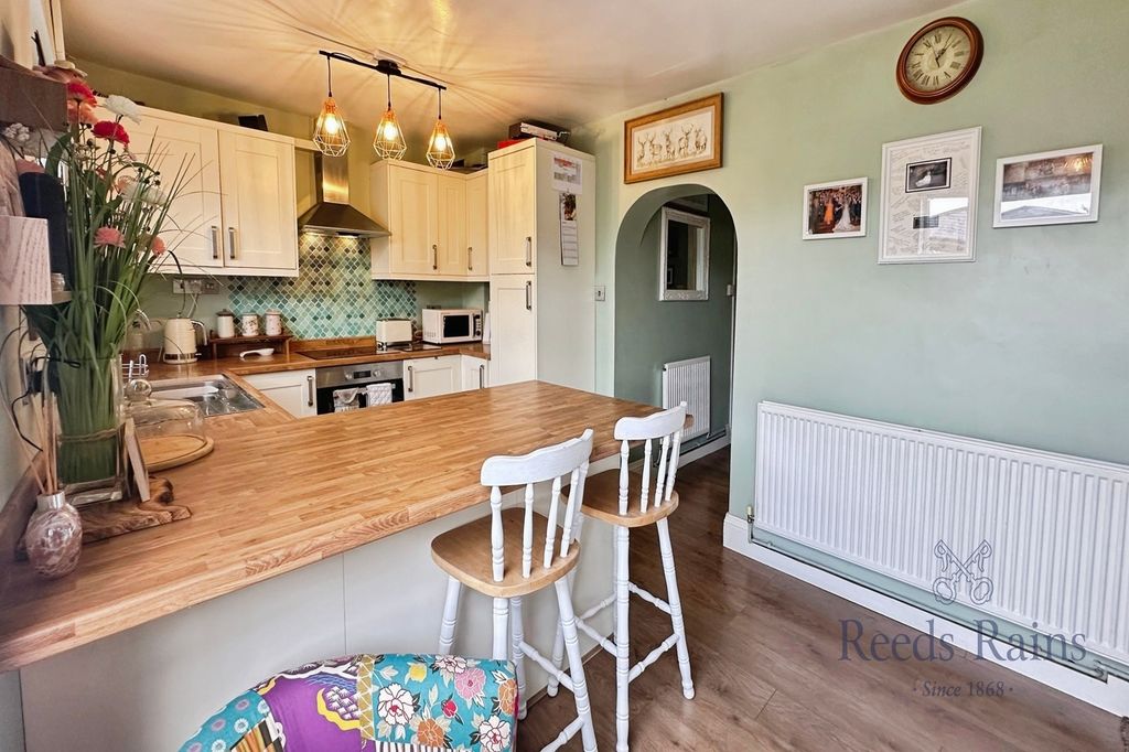 Property photo 2 of 14 Kitchen Diner