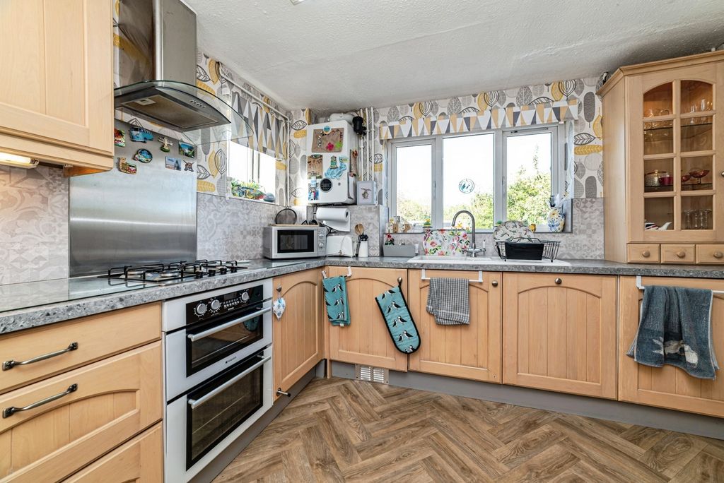 Property photo 3 of 14 Pbox-Img.Jpg