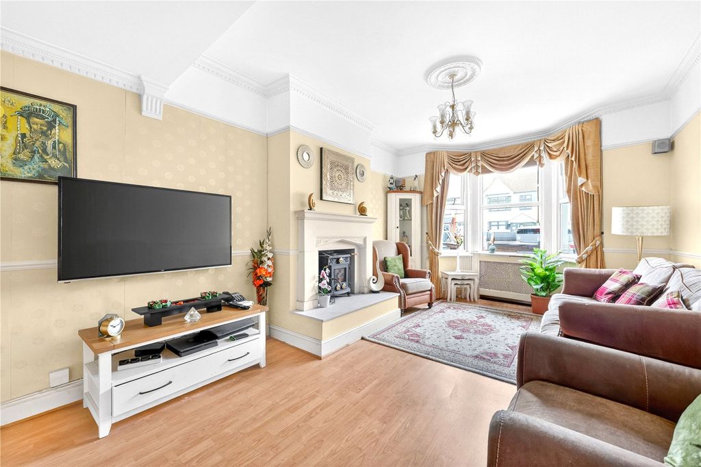 Property photo 3 of 19 Picture No. 37