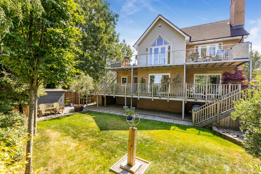 Property photo 1 of 26