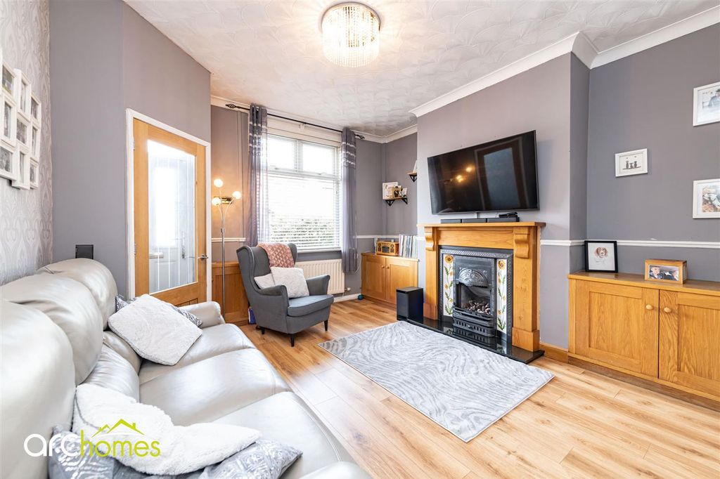 Property photo 2 of 27 Castle Hill-3.Jpg