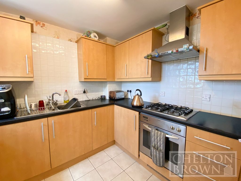 Property photo 3 of 17 Kitchen