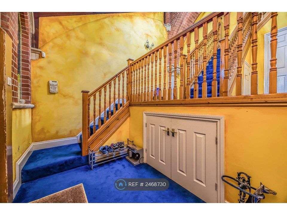 Property photo 3 of 22 Entrance Hall/Utility Access