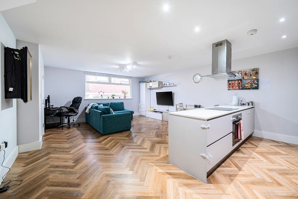 Property photo 1 of 20 1415799-14-699F19...