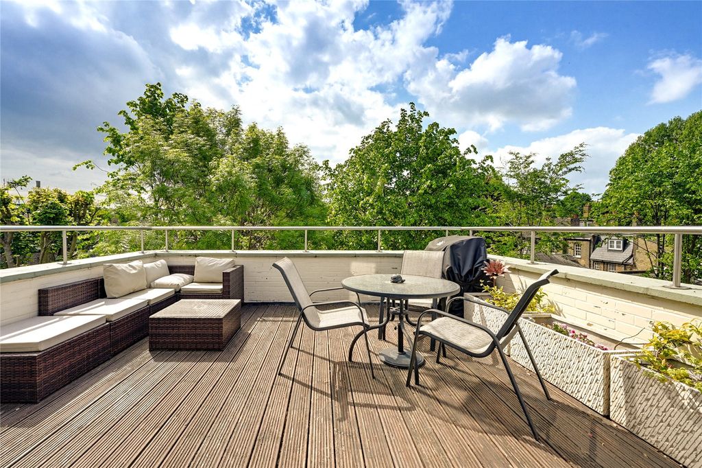 Property photo 1 of 14 Roof Terrace