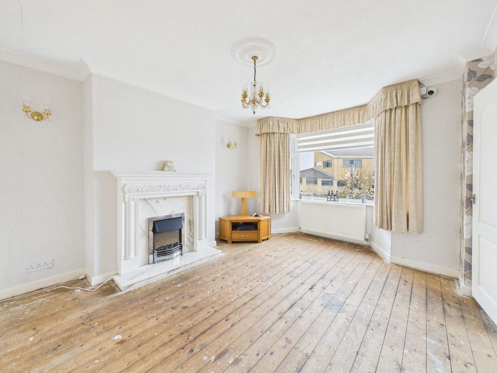 Property photo 3 of 17 Cam04899G0-Pr0312-Still005.Jpg