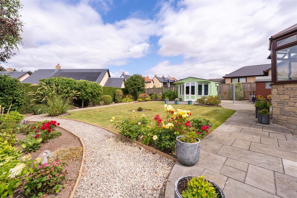 Property photo 3 of 22 1_Hirsel_Place-20.Jpg