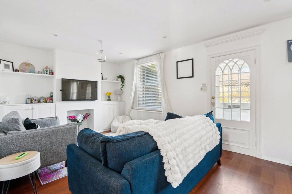 Property photo 3 of 19 Picture No. 04