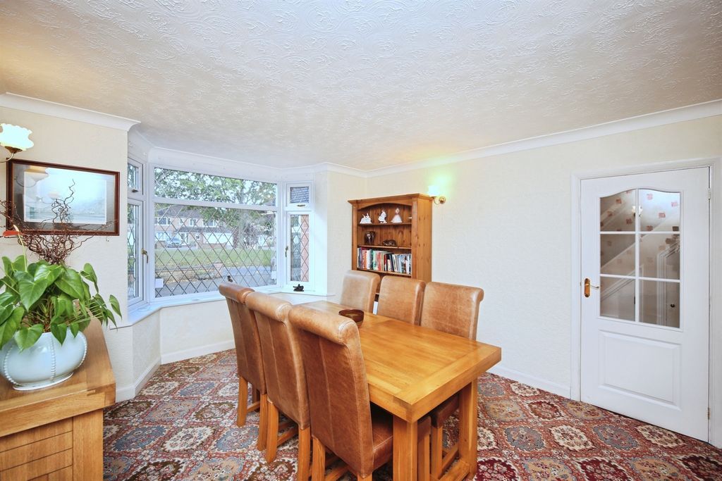 Property photo 3 of 27