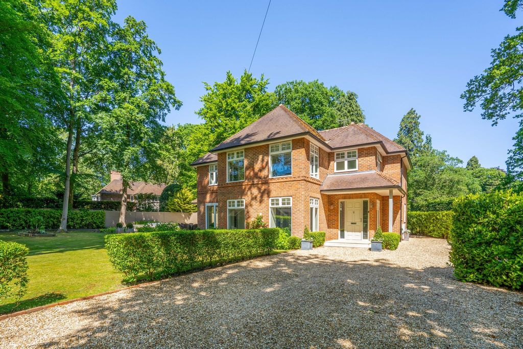 Property photo 1 of 8