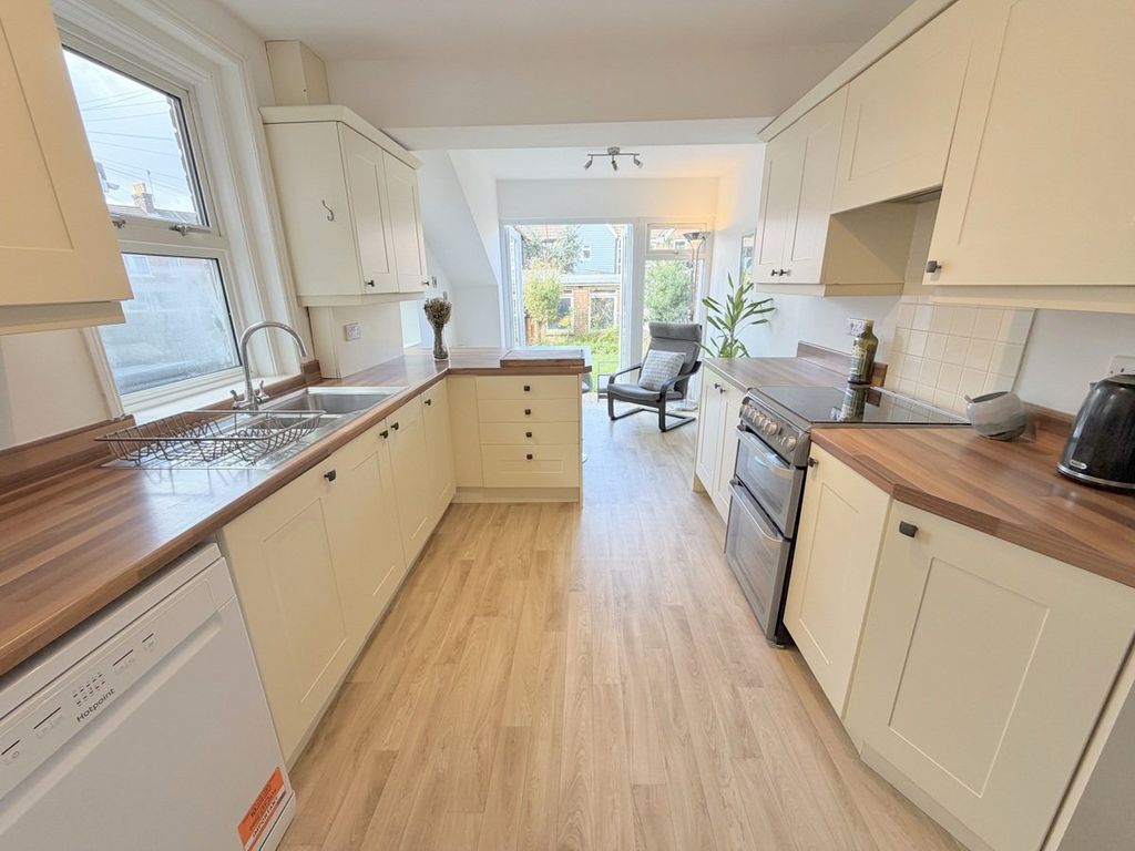 Property photo 2 of 26