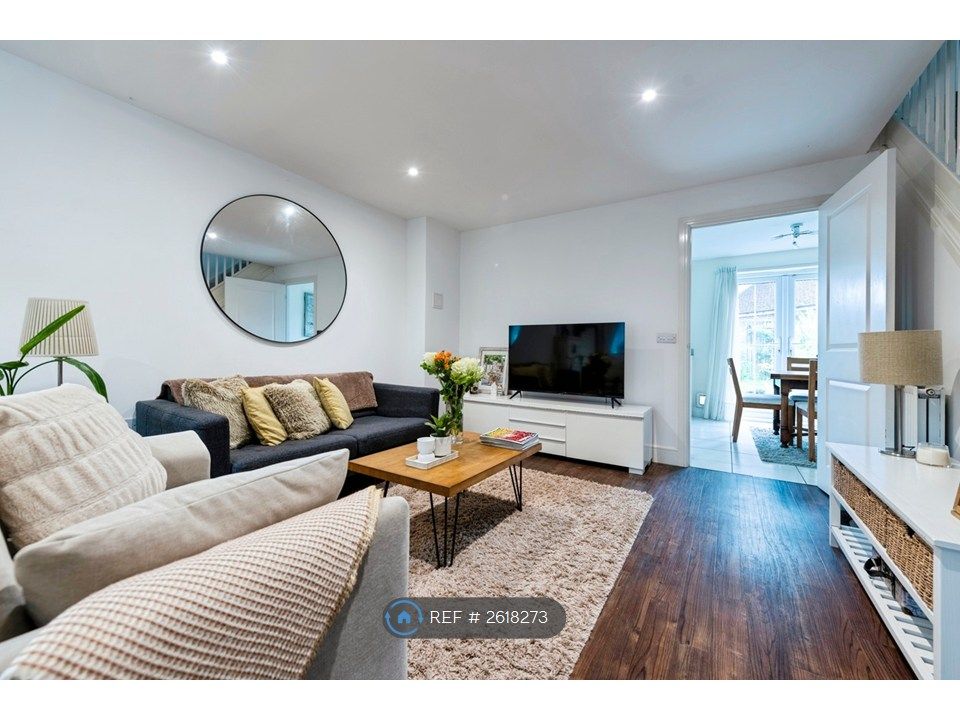 Property photo 2 of 20 Living Room