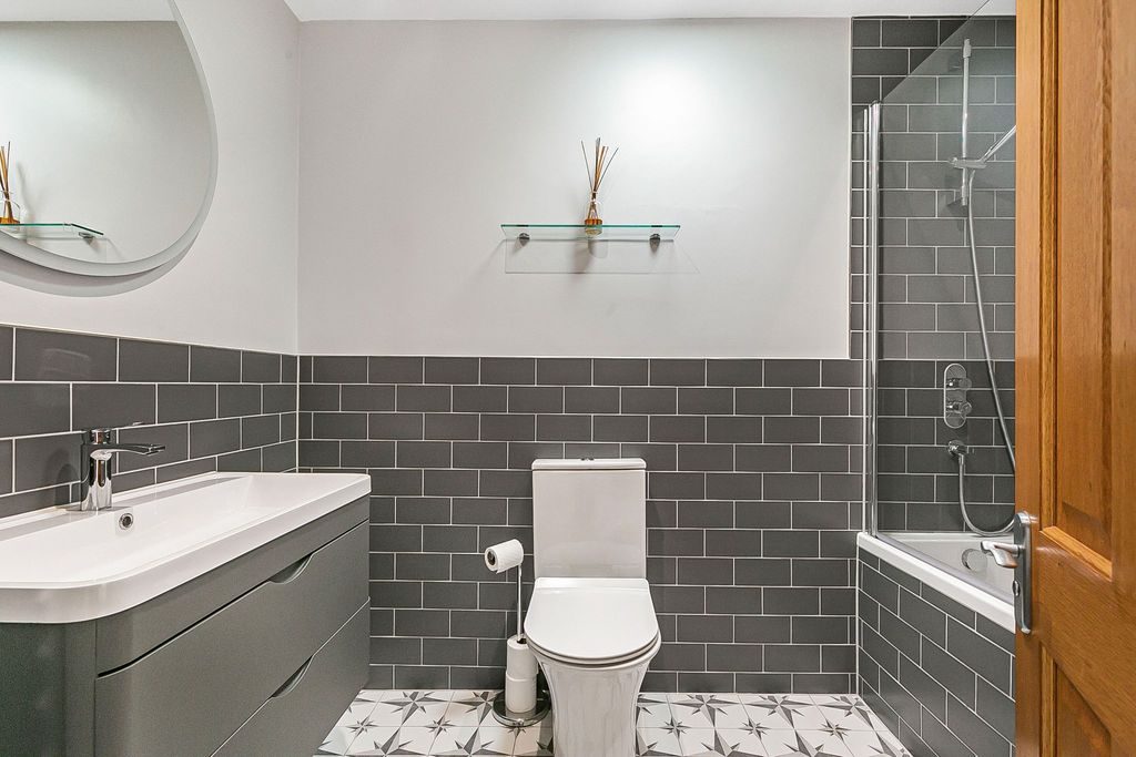 Additional image 19 of 5 bed detached house for saleKentish Lane, Brookmans Park, Hatfield AL9