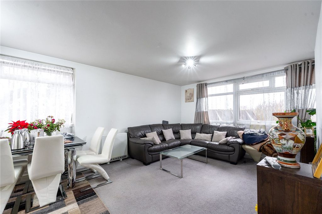 Property photo 1 of 25 Picture No. 23