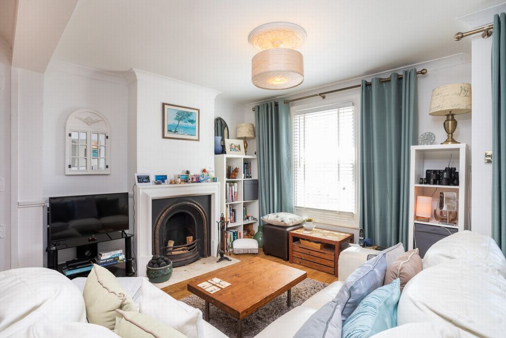 Property photo 3 of 18 Sitting Room