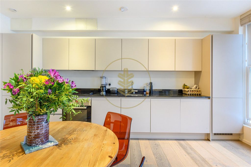 Property photo 2 of 11 Picture No. 20