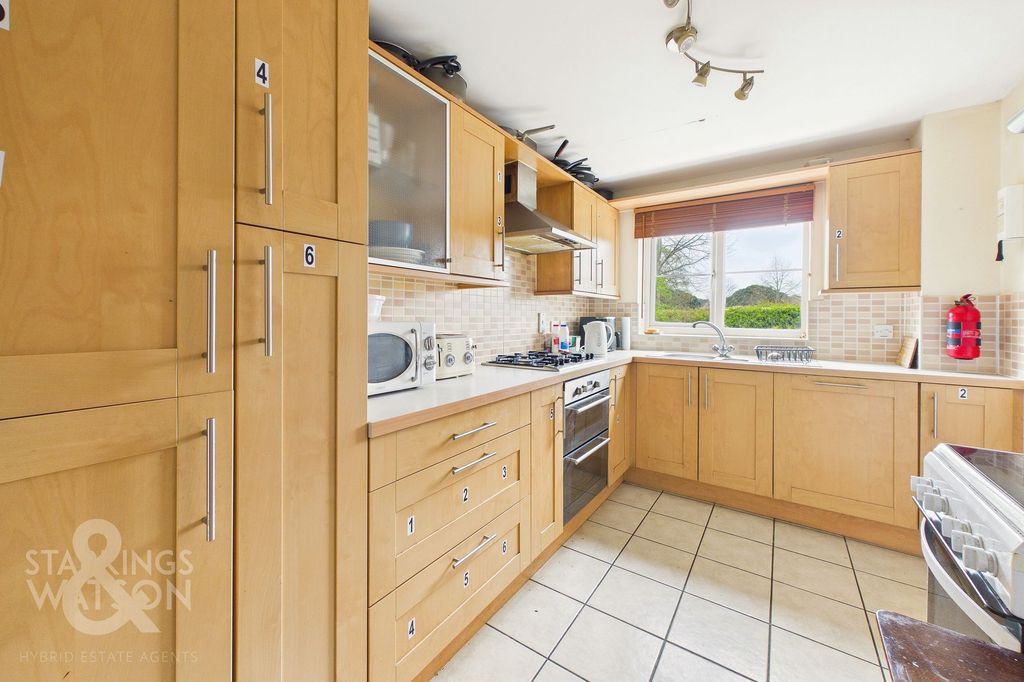 Property photo 3 of 30