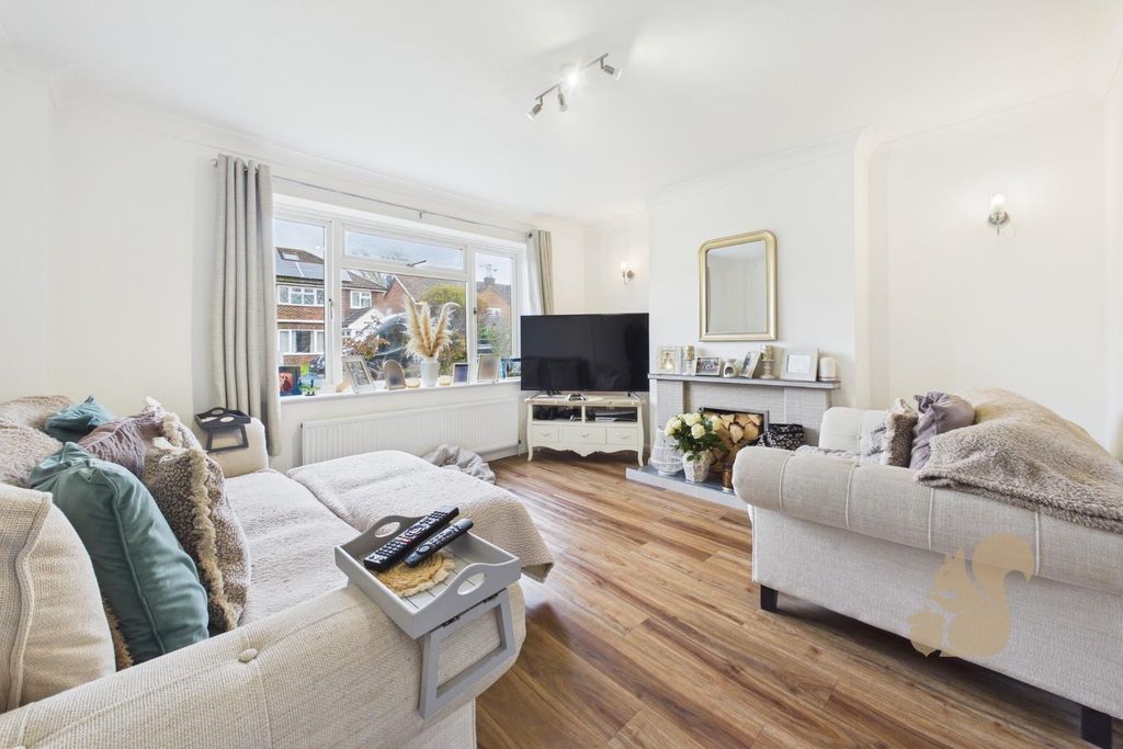 Property photo 2 of 9 Cam01254G0-Pr0420-Still001.Jpg