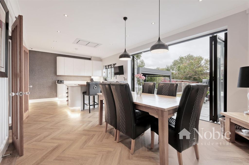 Property photo 3 of 29 Open Plan Lounge/Kitchen/Dinning Area
