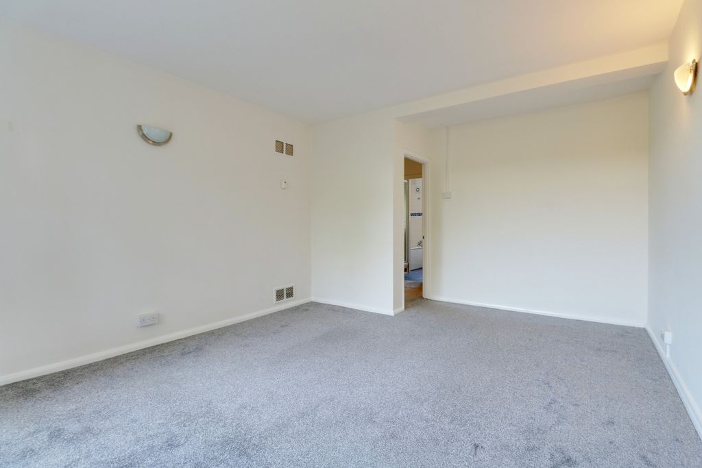 Property photo 3 of 15 5116032