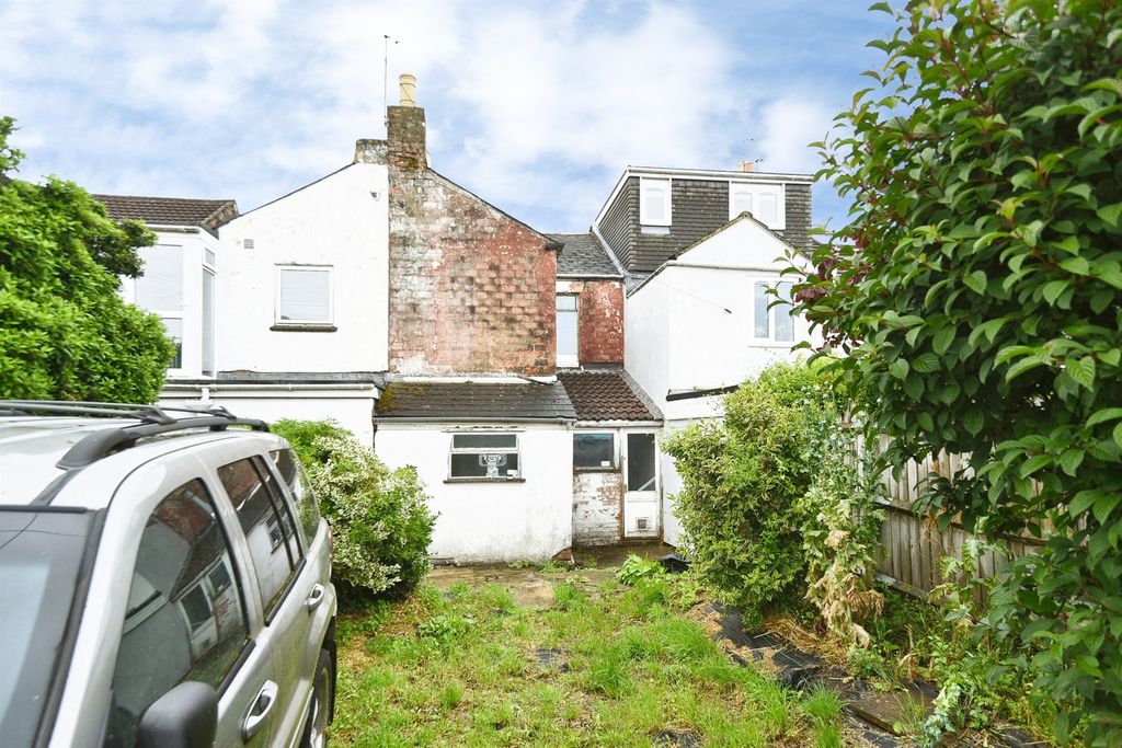 Property photo 2 of 12
