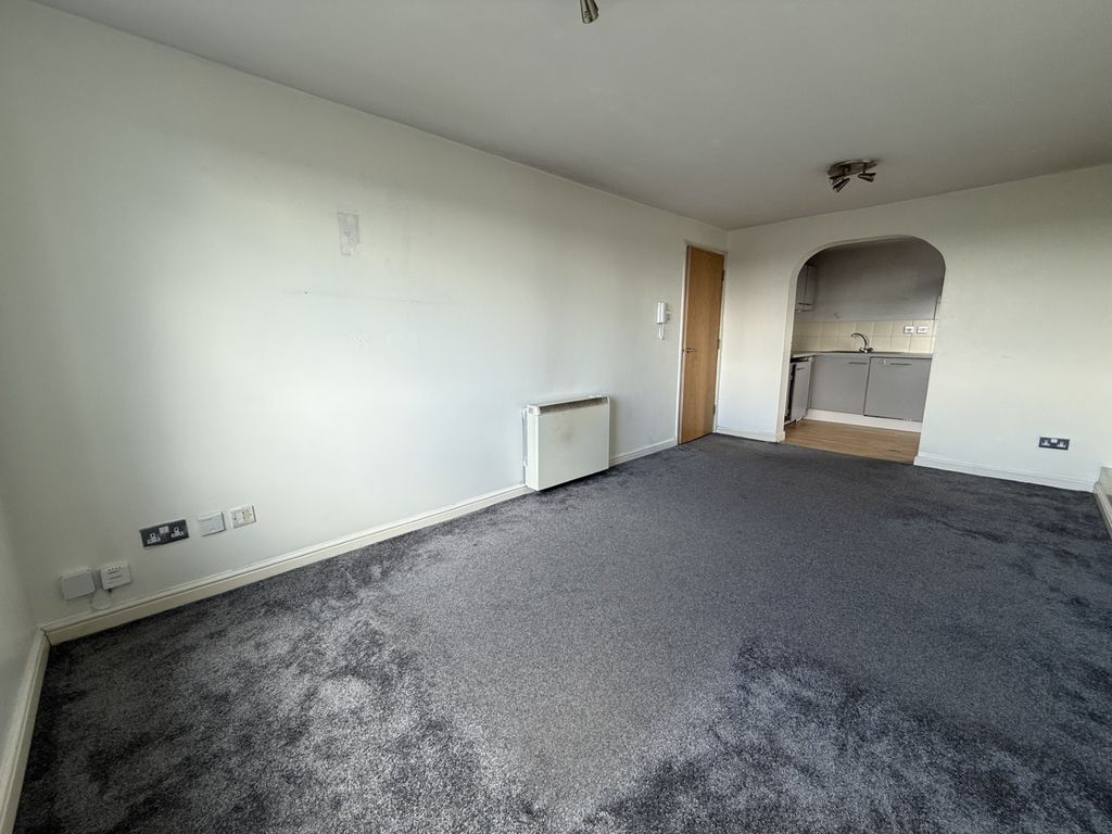 Property photo 3 of 12 Image