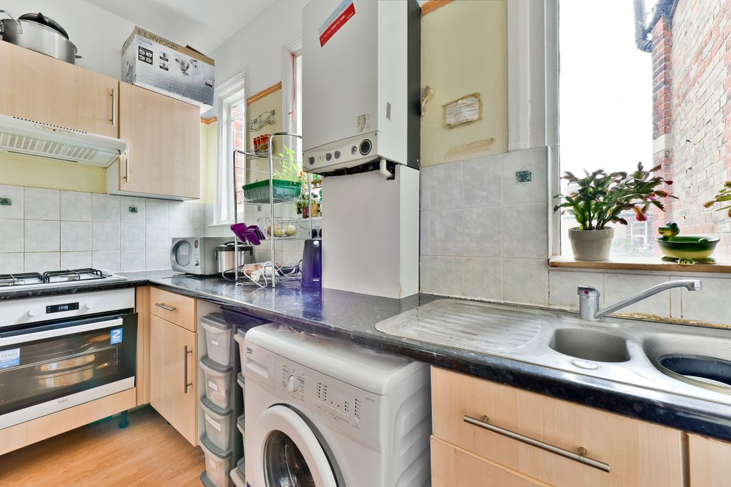 Property photo 1 of 6