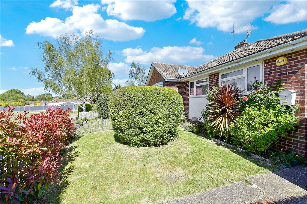 Property photo 1 of 14 Front Garden