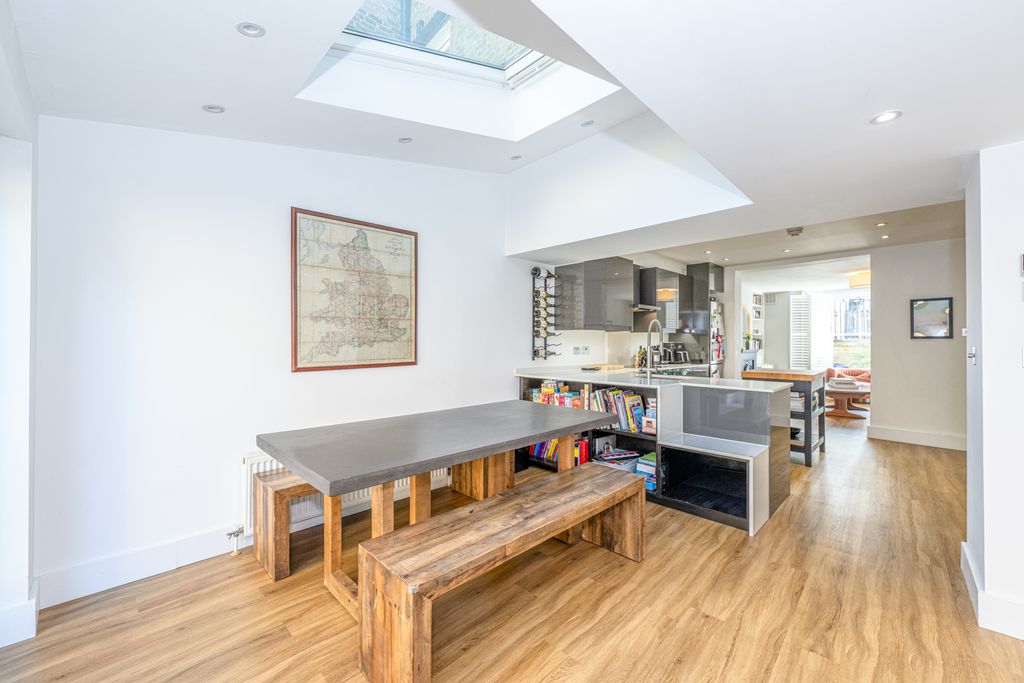 Property photo 3 of 14