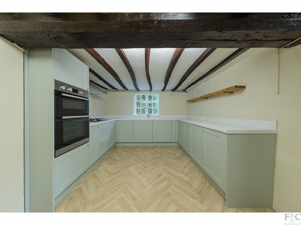 Property photo 2 of 34