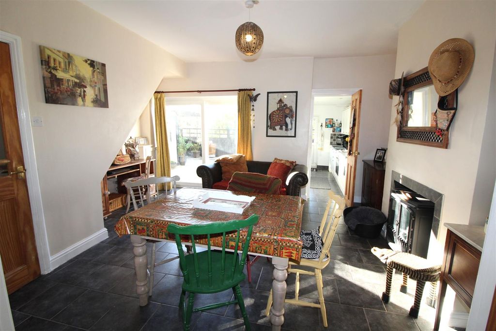 Property photo 2 of 35 Dining Room