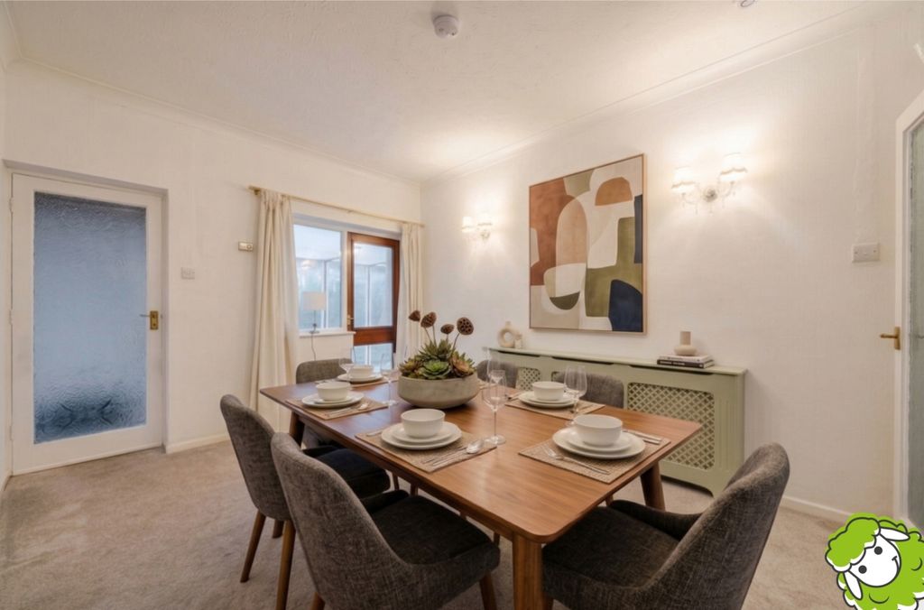 Property photo 3 of 11 Dining Room