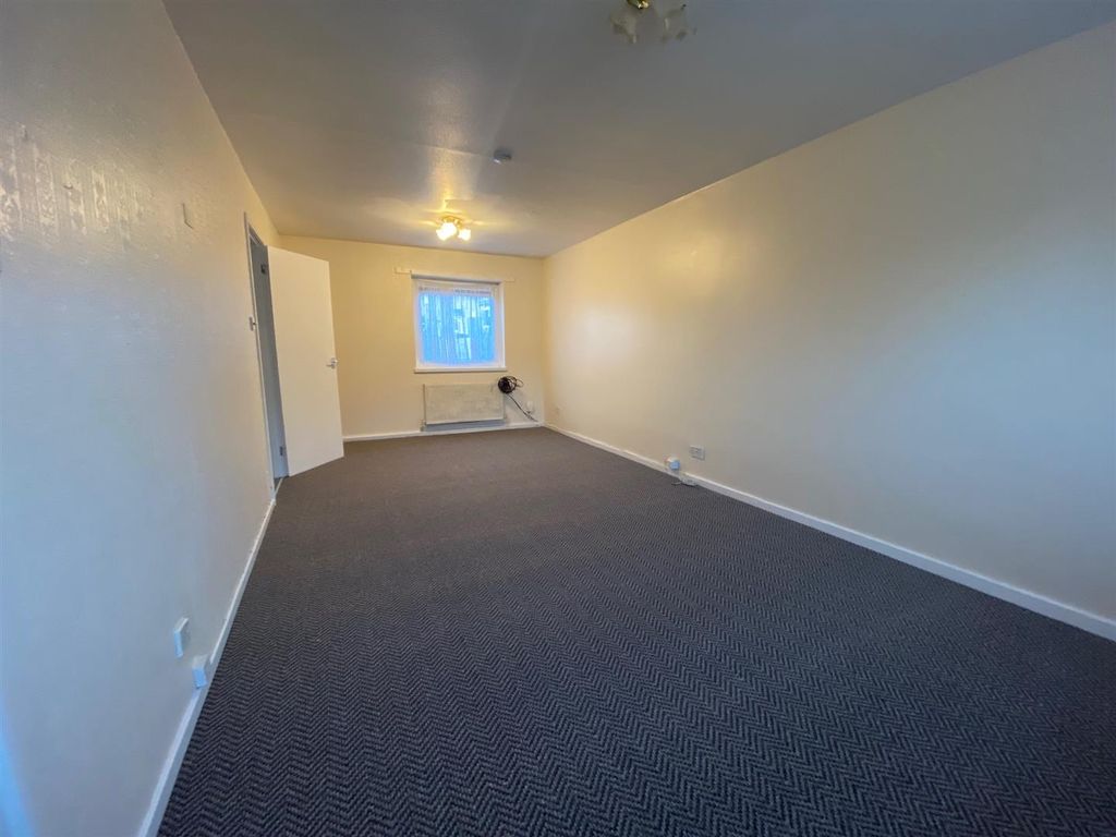 Property photo 3 of 14 Img_5361