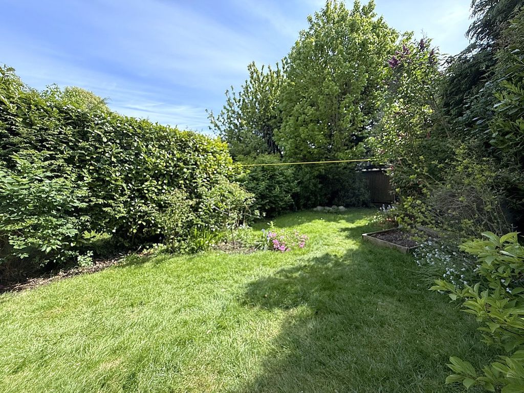 Property photo 2 of 28