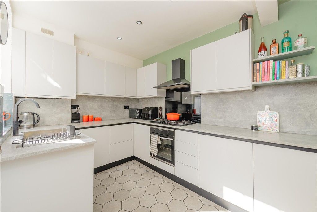 Property photo 2 of 9 Kitchen